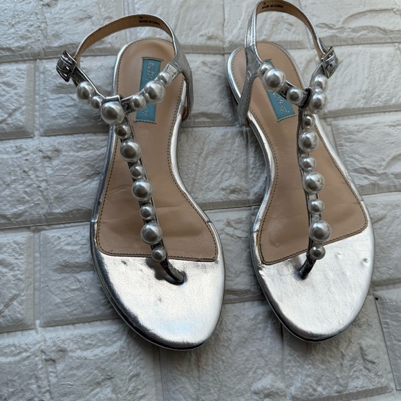 Betsey Johnson Pearl Sandals - Picture 1 of 7